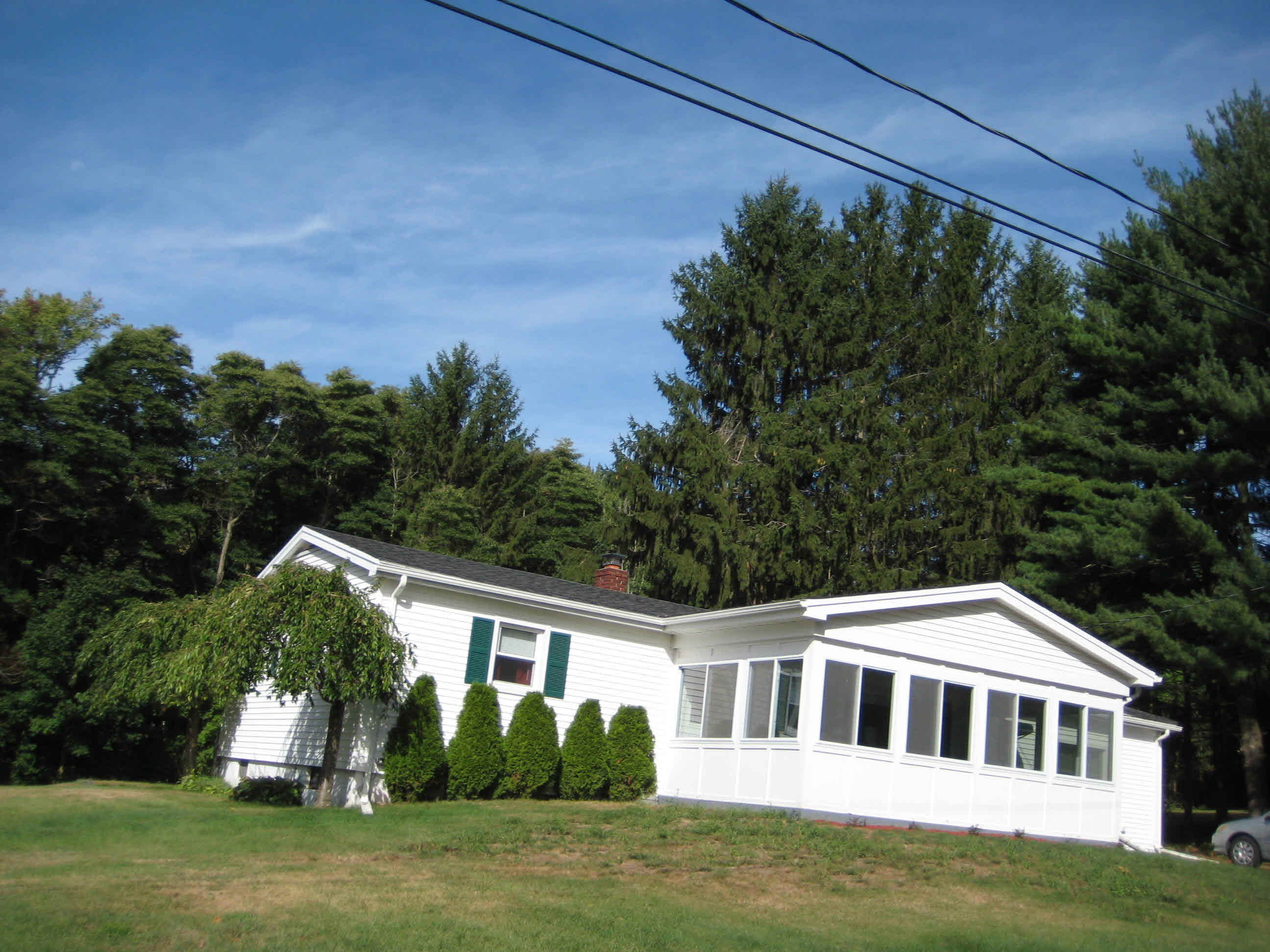 Building photograph for 15 SANFORD LN